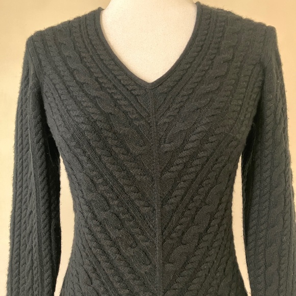 Sweaters - LORO PIANA 100% CASHMERE CABLE KNIT V-NECK